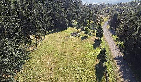 3rd image of 287 Carol Ct