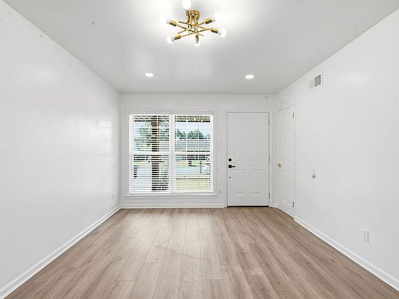 5th image of 1304 Winfield Ave