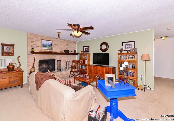 3rd image of 10231 Plumas Dr