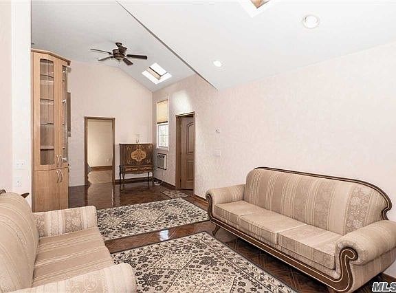 5th image of 356-1 One Oakleigh Ave