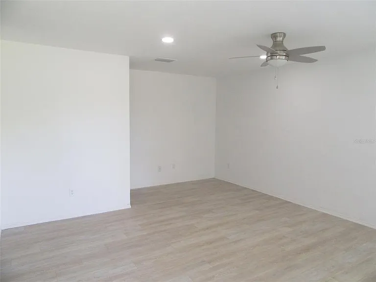 23029 Alabaster Ave — Photo 6