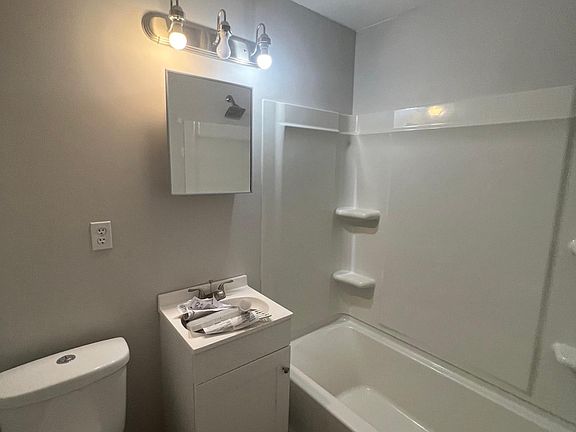 5th image of 889 Florida Ave #889