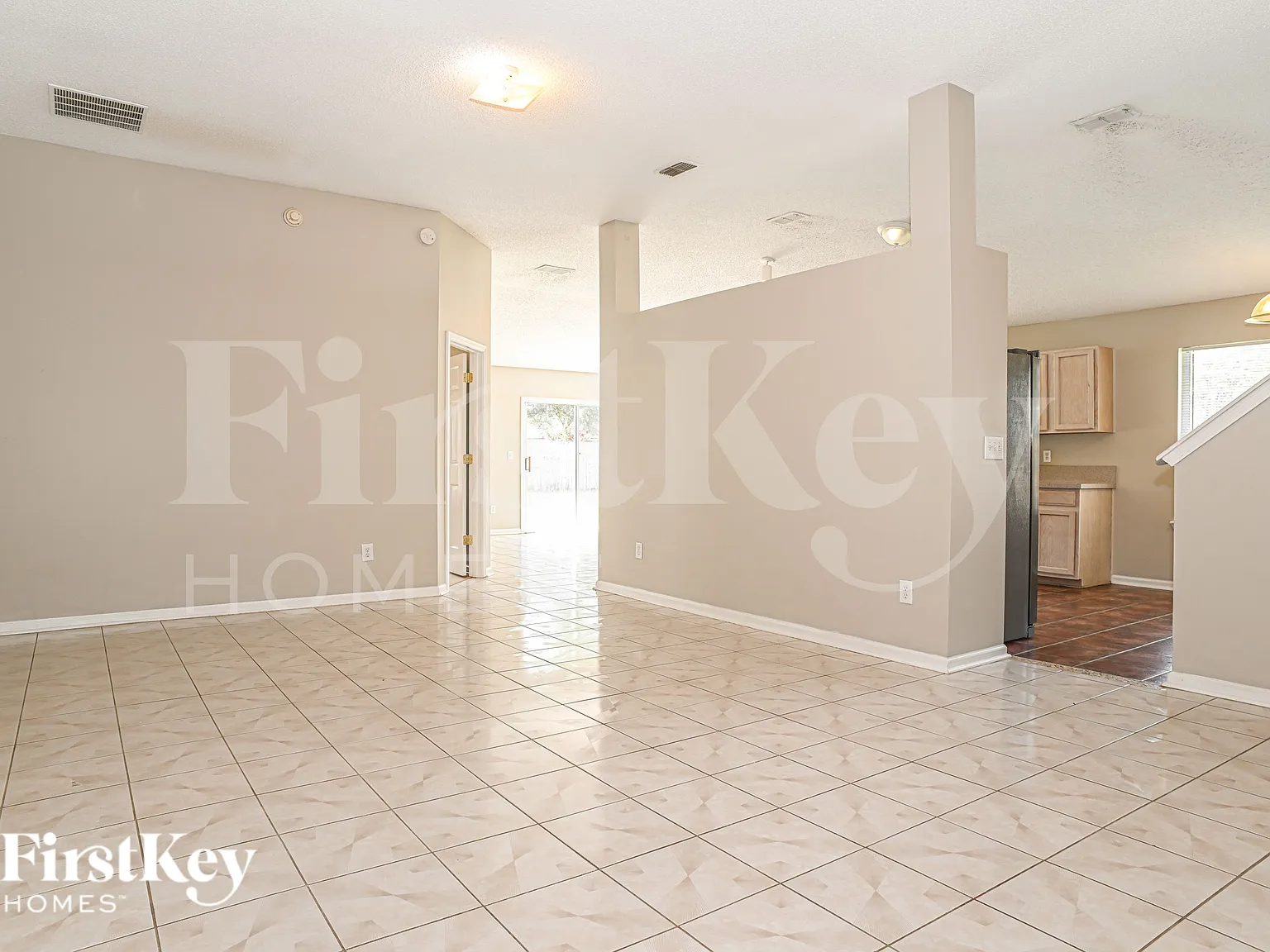 5 bed, 3.0 bath, 2128 sqft, $3,330 — Photo 2