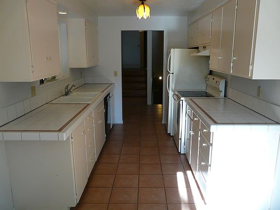 Kitchen with Tile