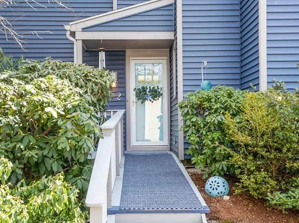 2 Dale St, Leicester, MA 01524