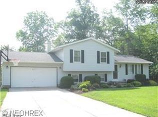 8811 Melody Ln, Macedonia, OH 44056