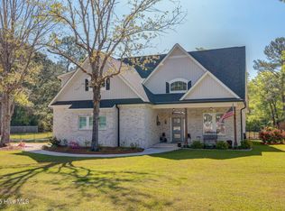 237 Pine Village Dr, Rocky Point, NC 28457