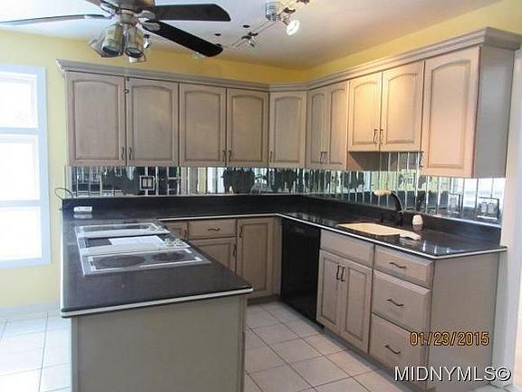 3rd image of 1007 Parkway E