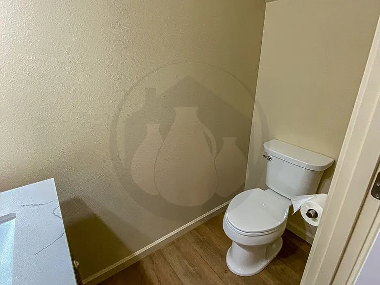 360 NW Willamina Dr — Photo 5