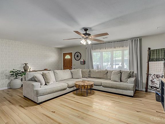 4th image of 8552 Neptune Dr