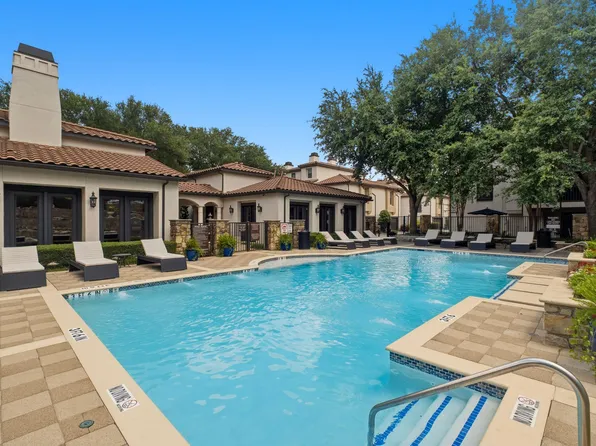 Estancia Townhomes