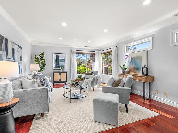 4th image of 16 Washington Avenue