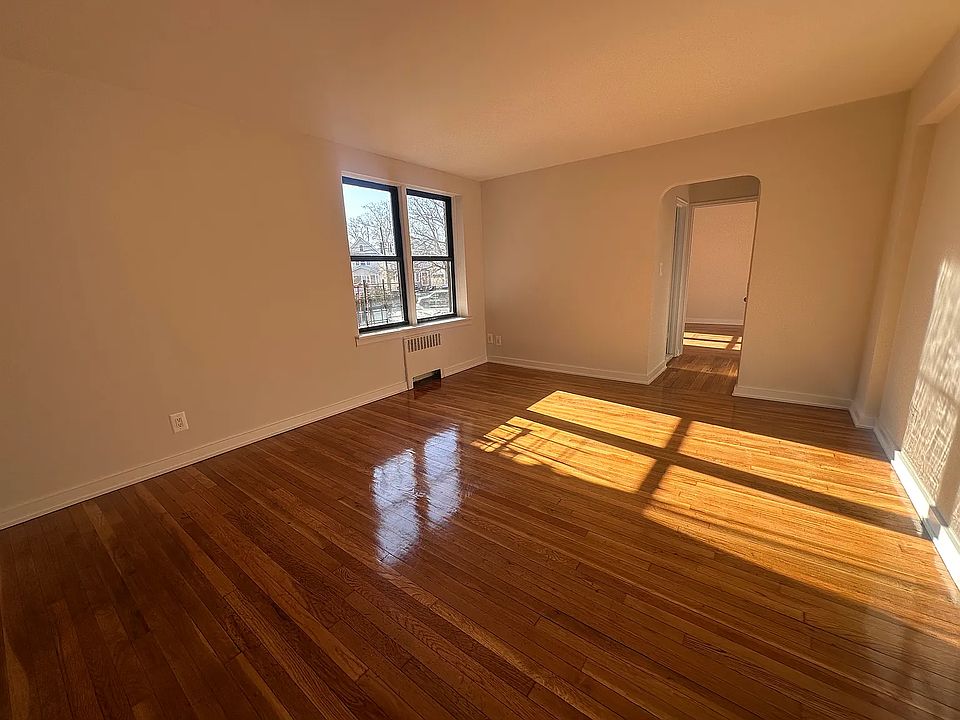 1st image of 61-88 Dry Harbor Rd #4Q