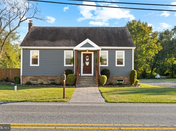 1077 Almond Rd, Pittsgrove, NJ 08318