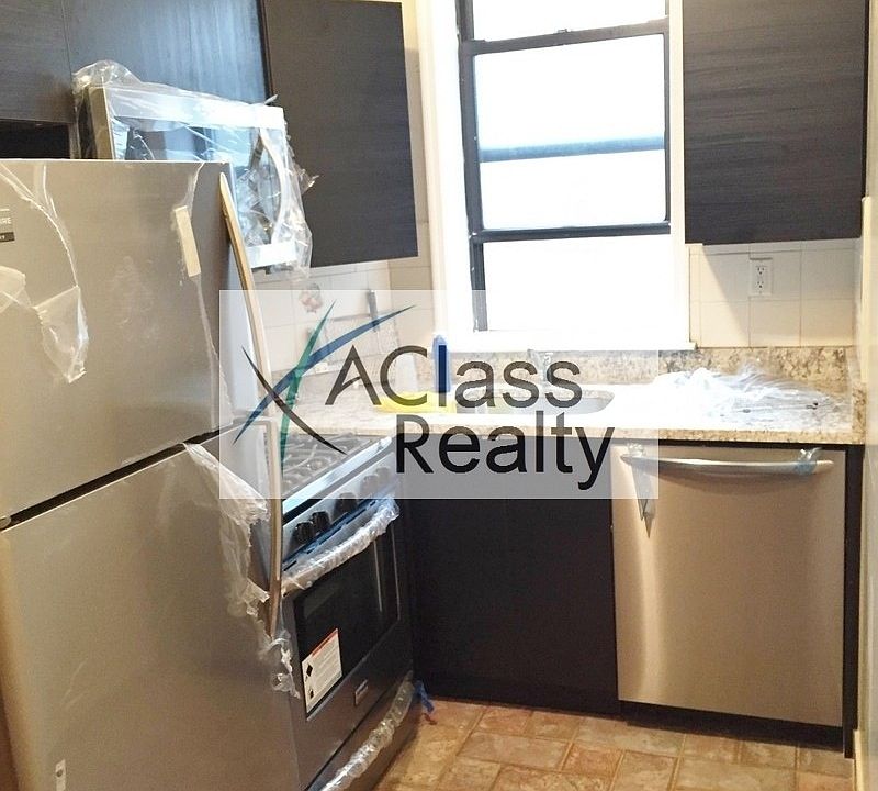 1st image of 4006 36th Ave #2F