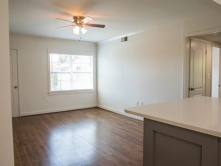 Parkview Apartments — Photo 12