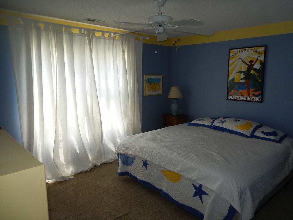 Guest bedroom 1