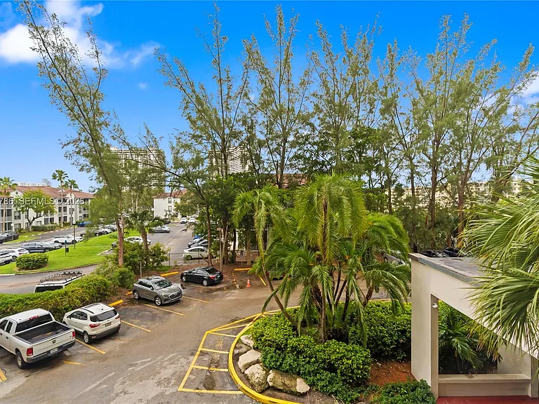 18151 NE 31st Ct #305 — Photo 39