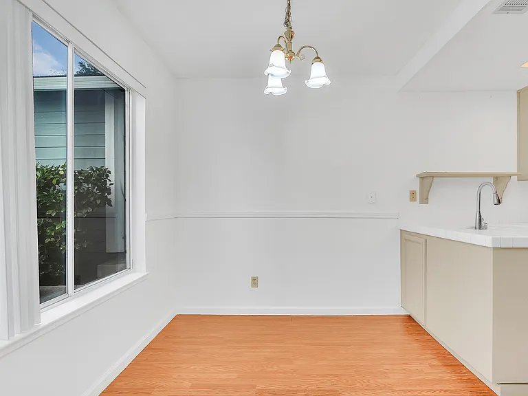 291 S Wildwood — Photo 8