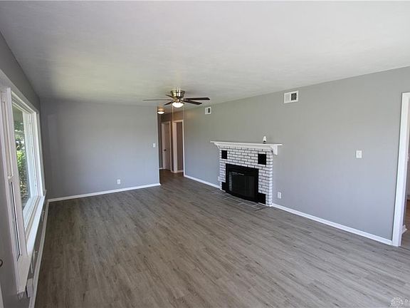 3rd image of 8566 Peters Pike