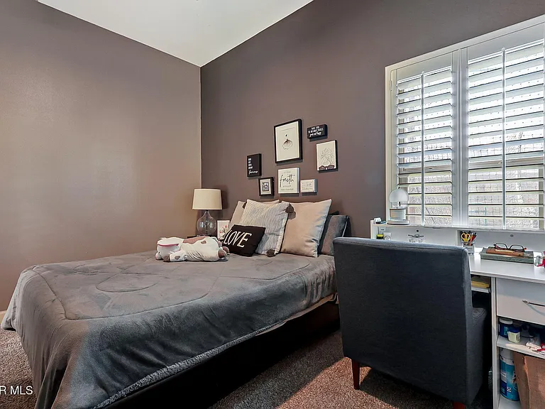 704 Warwickshire Pl — Photo 30