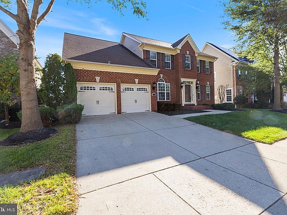 2nd image of 2704 Beech Orchard Ln