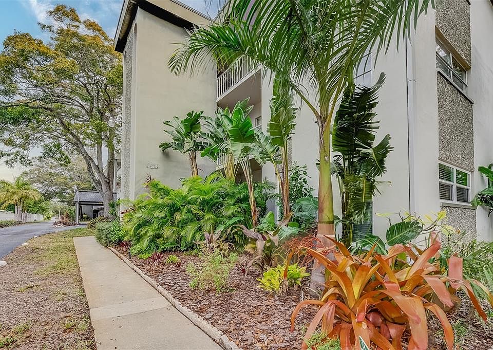 1st image of 5890 38TH AVENUE N #202