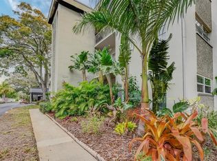 5890 38th Ave N APT 202, Saint Petersburg, FL 33710