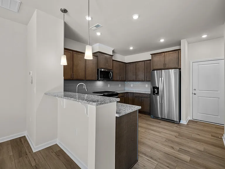 5615 Edessa Ave — Photo 6