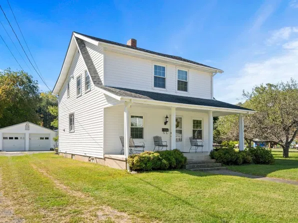 104 Esther St, Narrows, VA 24124