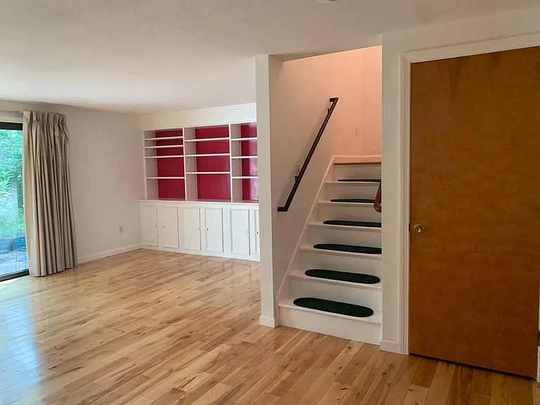 9 Chadwick Ct #9 — Photo 12