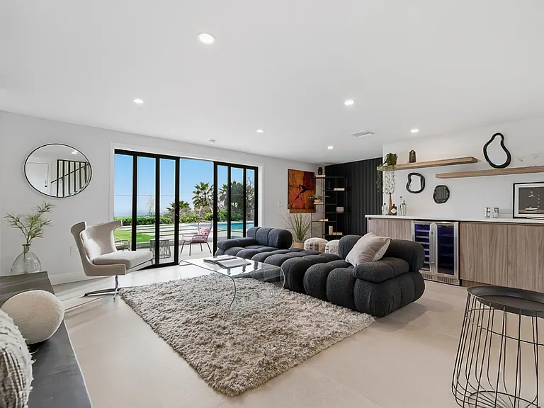 1764 E Loma Alta Dr — Photo 40