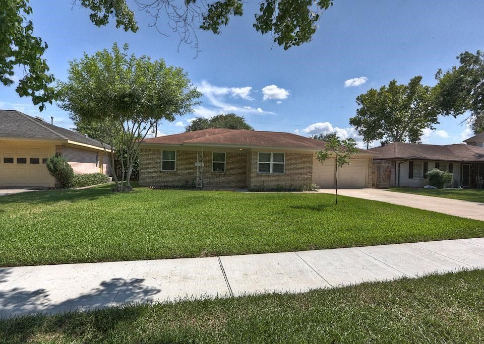 1st image of 4511 Mimosa Dr
