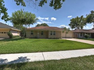 4511 Mimosa Dr, Bellaire, TX 77401