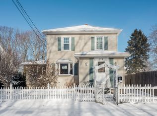 714 Weetamoe St, Fall River, MA 02720