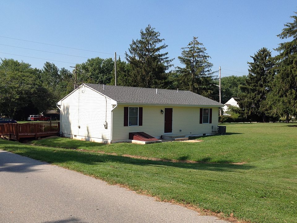 2nd image of 900 5th St