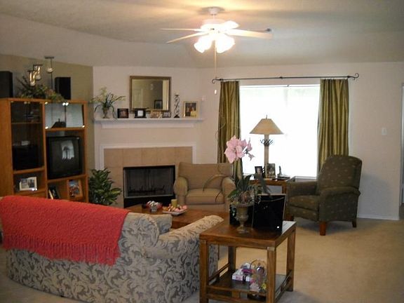 3rd image of 6426 Senda Ct