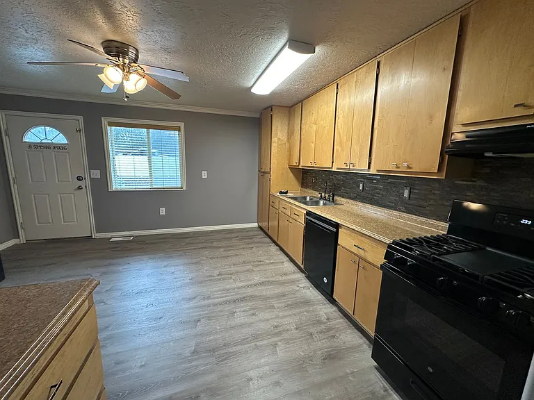 624 Sunflower Rd — Photo 5
