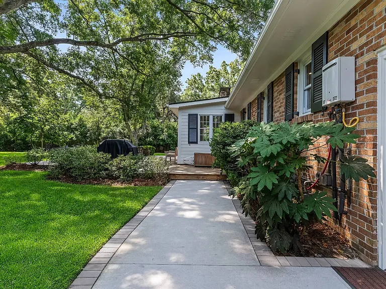 1043 Fort Sumter Dr — Photo 28