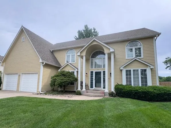 1305 NE Offshore Ct, Blue Springs, MO 64014