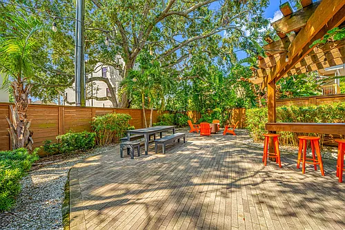 Bayshore Palms at SoHO Photo 1