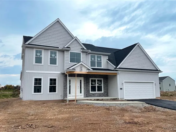 5711 Dorothy Cir, Clarence Center, NY 14032