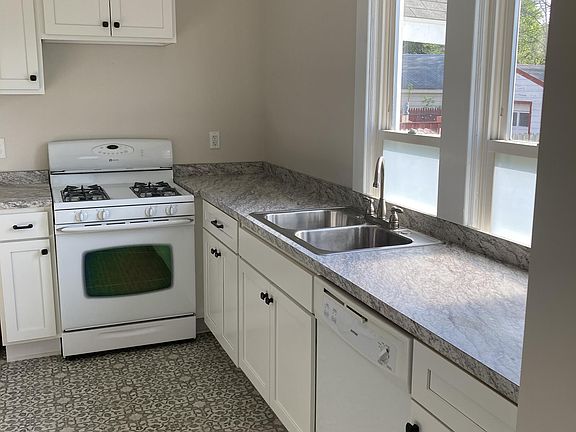 2nd image of 1123 Fremont Ave NW #1