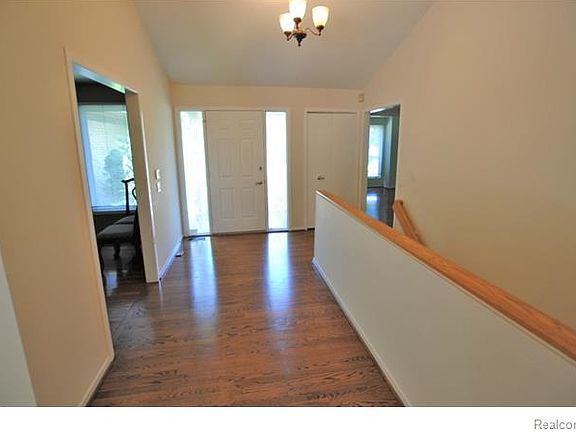 2nd image of 29475 Ashford Pkwy #1
