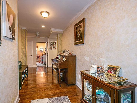 4th image of 1 Wooleys Ln APT 2E