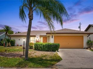 9708 Foxglove Cir, Fort Myers, FL 33919