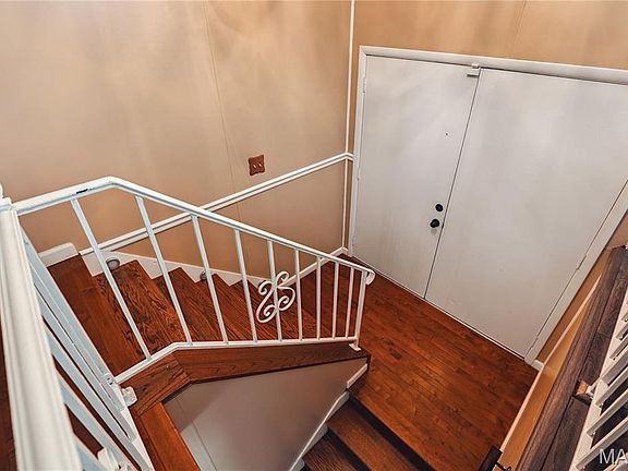 4th image of 2122 Green Slope Dr