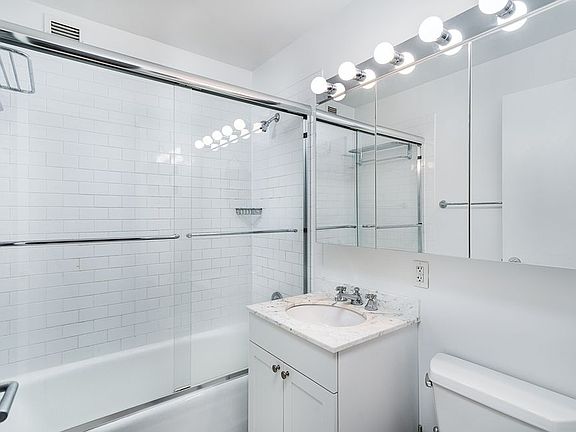5th image of 2 Gold St APT 15f