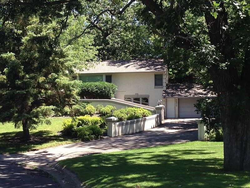 1st image of 14917 Deerwood Dr
