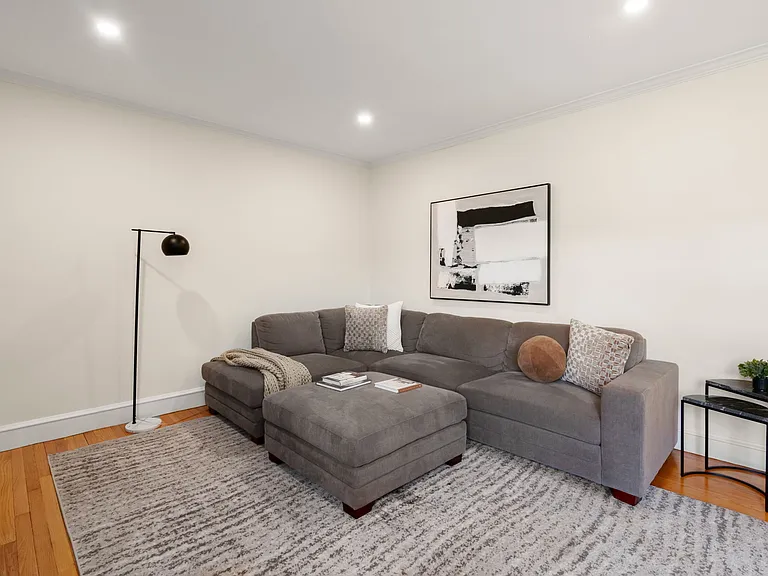 15 Monmouth Ct #5 — Photo 4